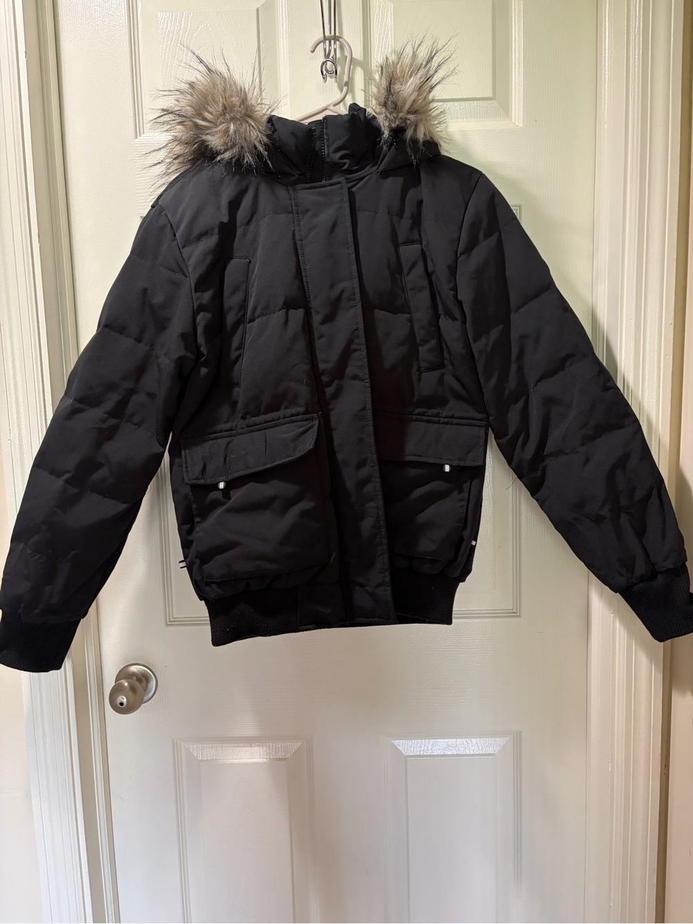 Women’s Black Hooded Puffer Jacket with Faux Fur Trim